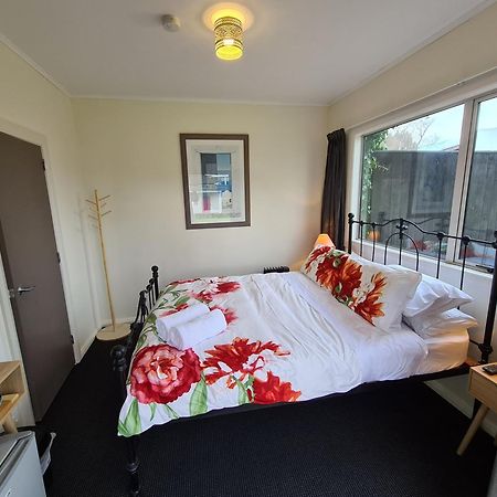 Central Masterton Sleepout Exterior foto